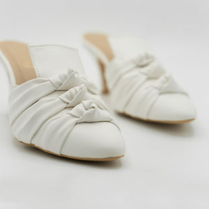 Knotted Daisy White Collared Mules